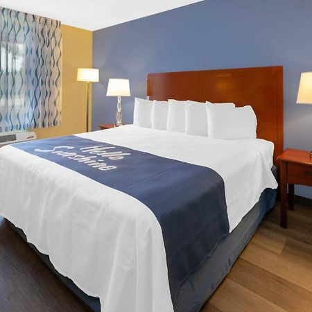 Days Inn By Wyndham Milan Sandusky South Экстерьер фото