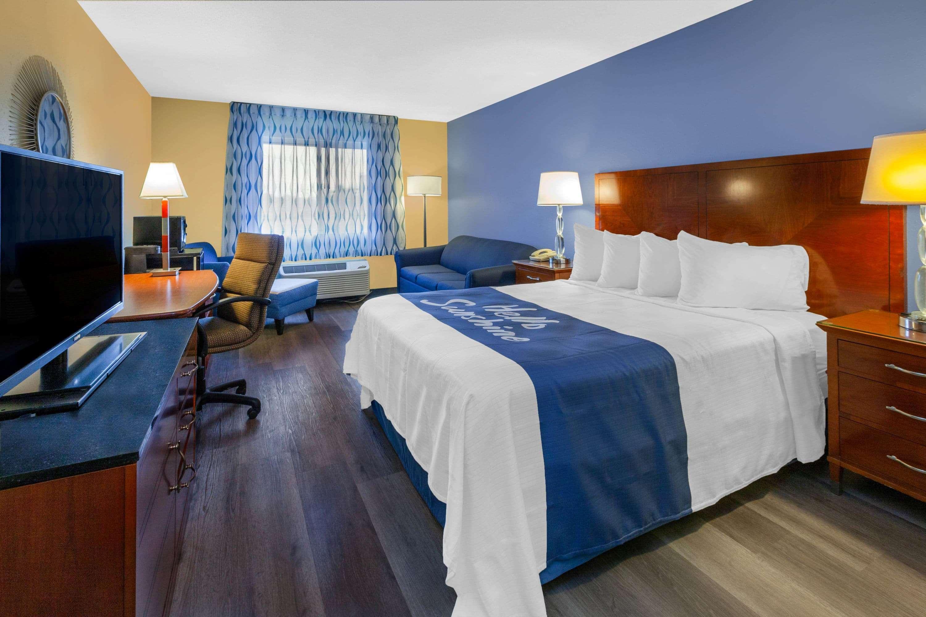Days Inn By Wyndham Milan Sandusky South Экстерьер фото