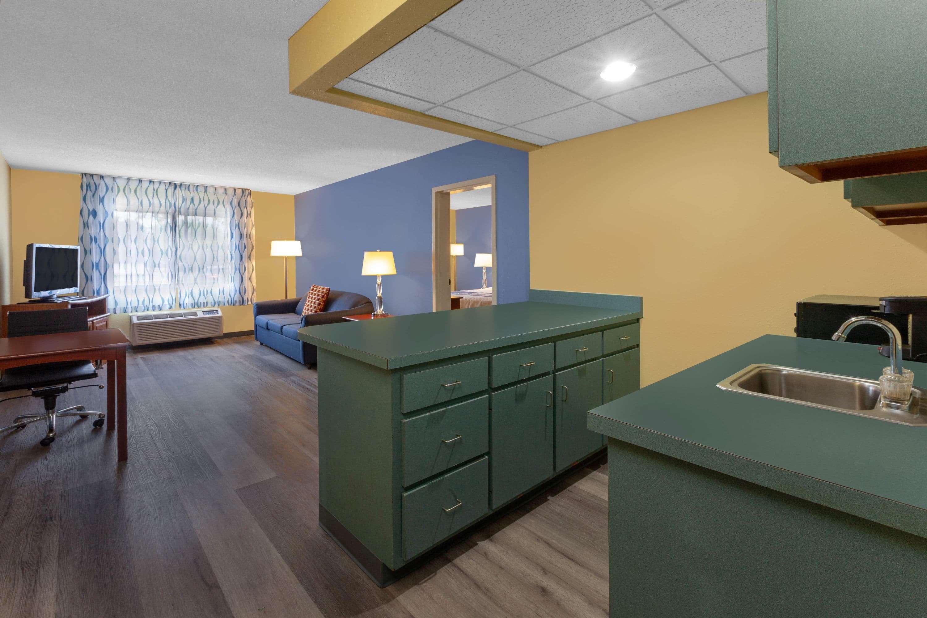 Days Inn By Wyndham Milan Sandusky South Экстерьер фото