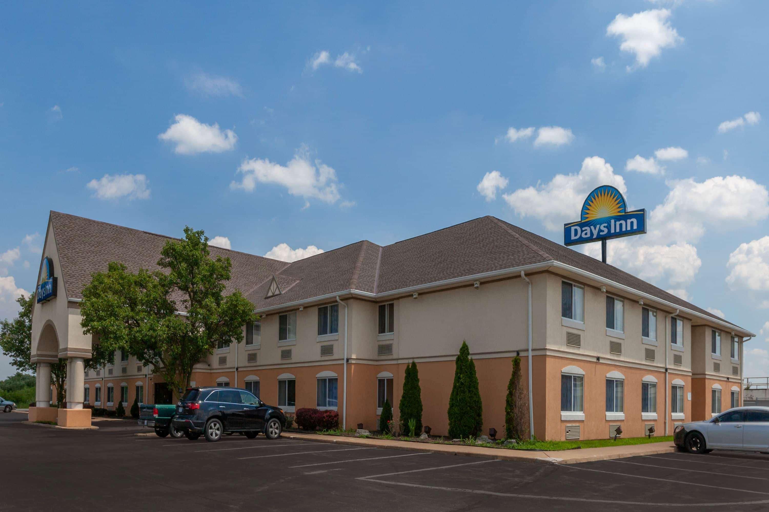 Days Inn By Wyndham Milan Sandusky South Экстерьер фото